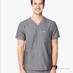 FIGS Leon Three-Pocket Scrub Top
